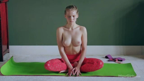 Fantastic Diana Heaven - naked fitness video - WOW Girls